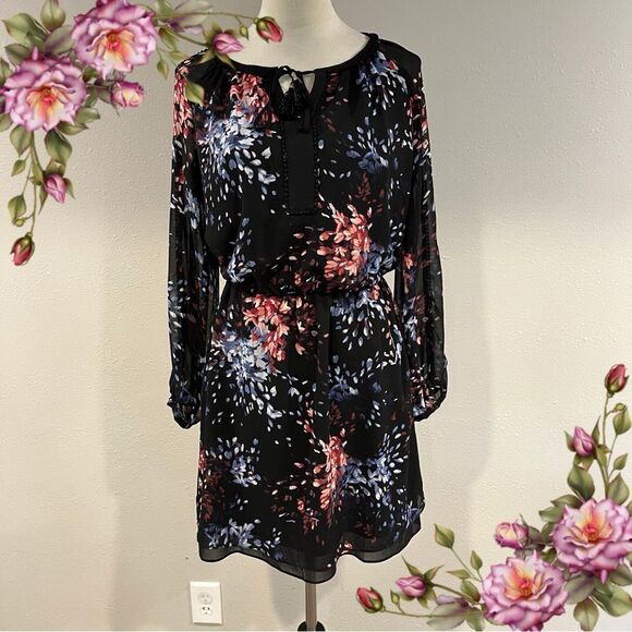 White House Black Market Floral Bishop Sleeve dress size 6P - Picture 1 of 15